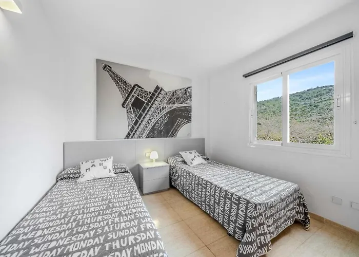 Olot Llenaire Appartement *