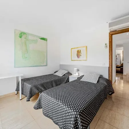 Olot Llenaire Lägenhet *