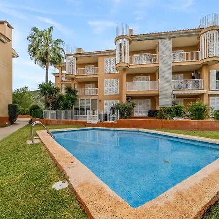 Olot Llenaire Apartment